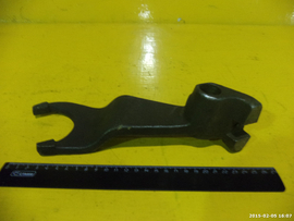 Вилка 3518020-43200 нижняя КПП 2-й и 3-й передачи /ДОН-680/ - Купить в Екатеринбурге запчасти для сельхозтехники