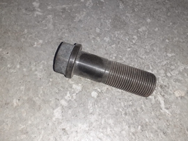 Болт 50-3104028 вкладыша ступицы задней МТЗ - Купить в Екатеринбурге запчасти для сельхозтехники