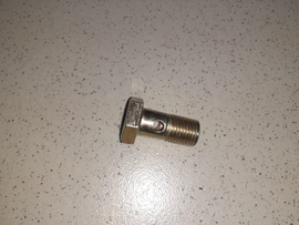 Болт Д18-051-01 поворотного угольника (штуцер М14 одинарный) - Купить в Екатеринбурге запчасти для сельхозтехники
