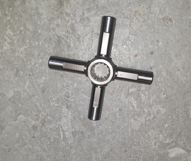 Крестовина 50-3401062 МТЗ-80 - Купить в Екатеринбурге запчасти для сельхозтехники