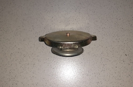 Крышка радиатора А21.01.270 (большая) МТЗ-80 - Купить в Екатеринбурге запчасти для сельхозтехники