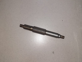 Вал раздаточной коробки 72-1802063 МТЗ-82 - Купить в Екатеринбурге запчасти для сельхозтехники